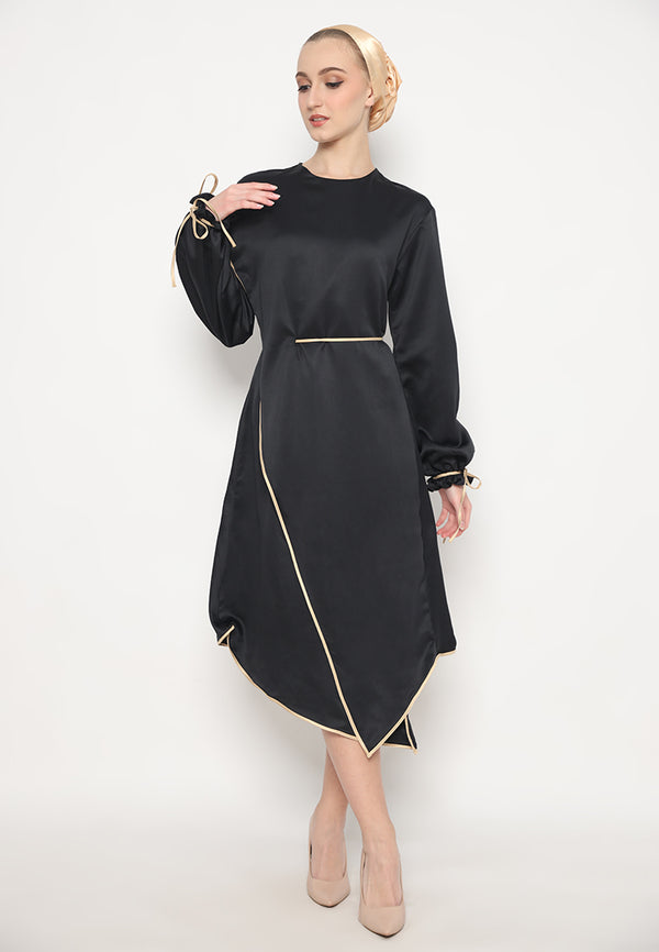Kaneishia Midi Dress Black